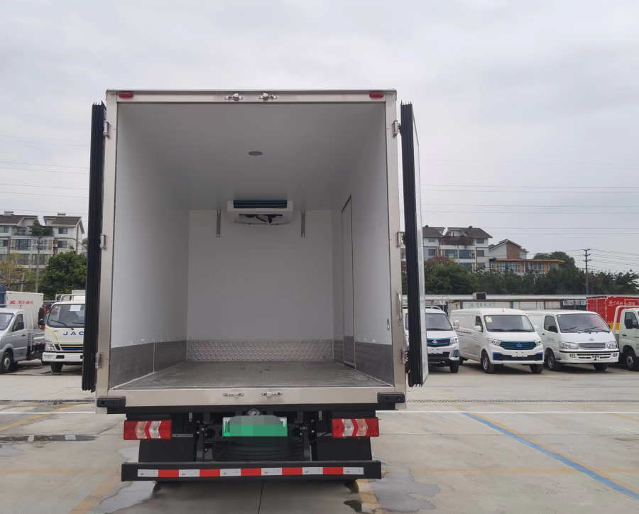 油电混动冷藏车